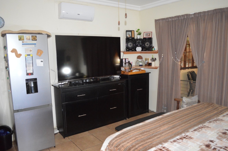 3 Bedroom Property for Sale in Wilkoppies North West